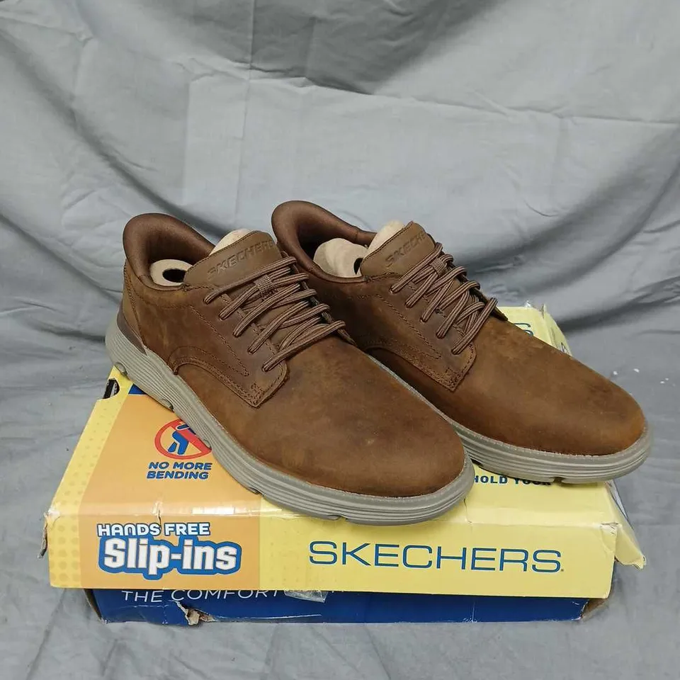 SKECHERS GARZA DURAN DARK BROWN LEATHER SHOES – MENS, SIZE 9