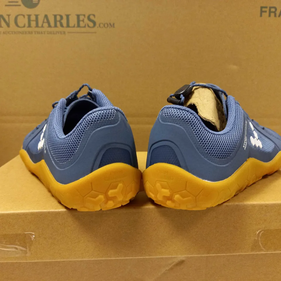 BOXED PAIR OF PRIMUS TRAIL NAVY TEXTILE TRAINERS - SIZE 6
