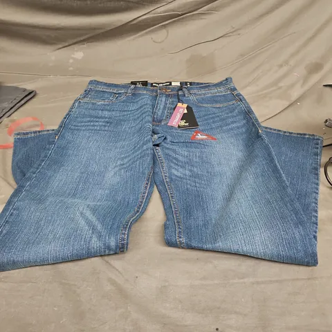 DUCK AND COVER STRAIGHT FIT MID WASH JEANS 30 LEG 34 WAIST
