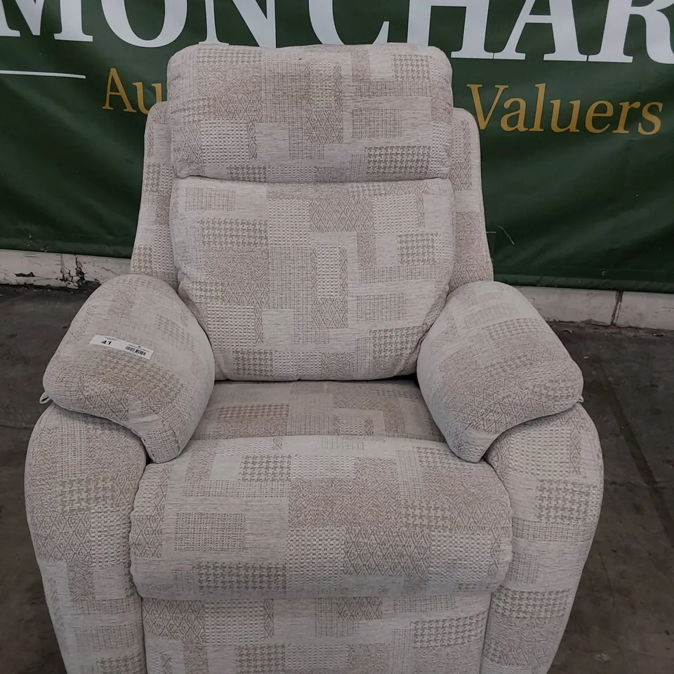QUALITY BRITISH DESIGNER G PLAN KINGSBURY POWER RECLINING EASY CHAIR LYDIA BLUSH FABRIC 