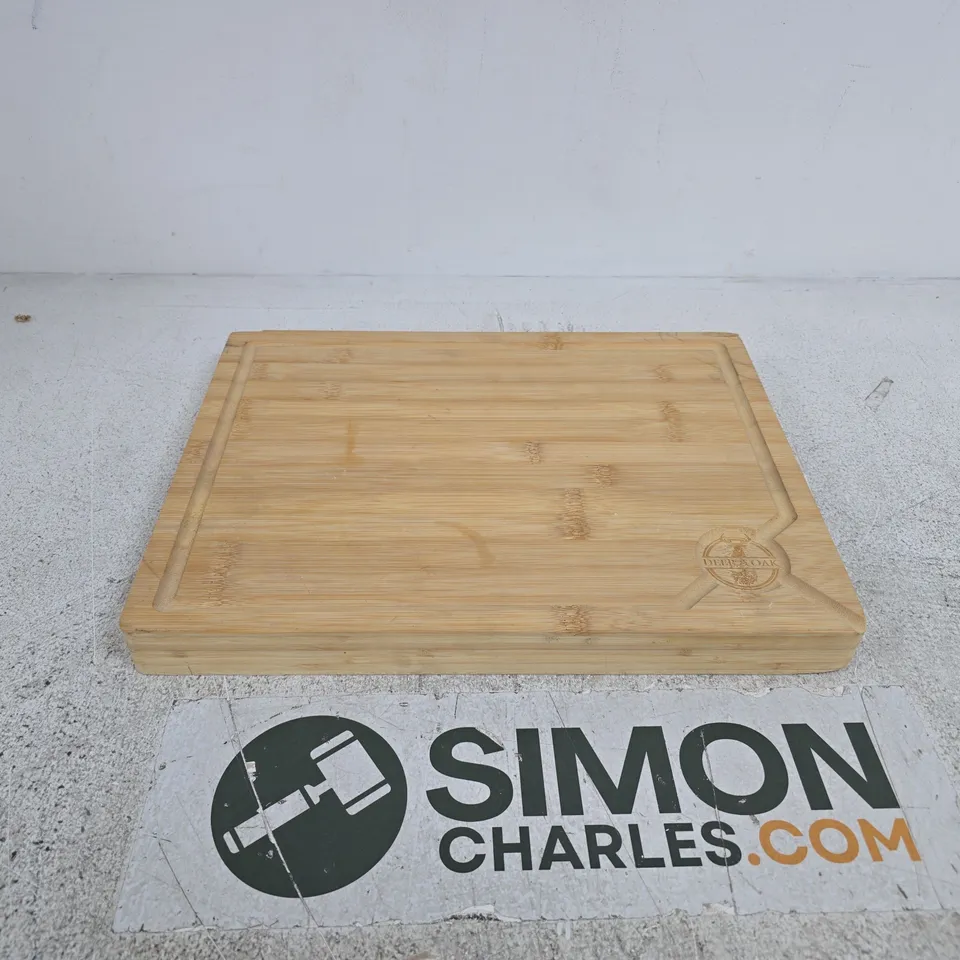 DEER & OAK WOODEN CUTTING BOARD