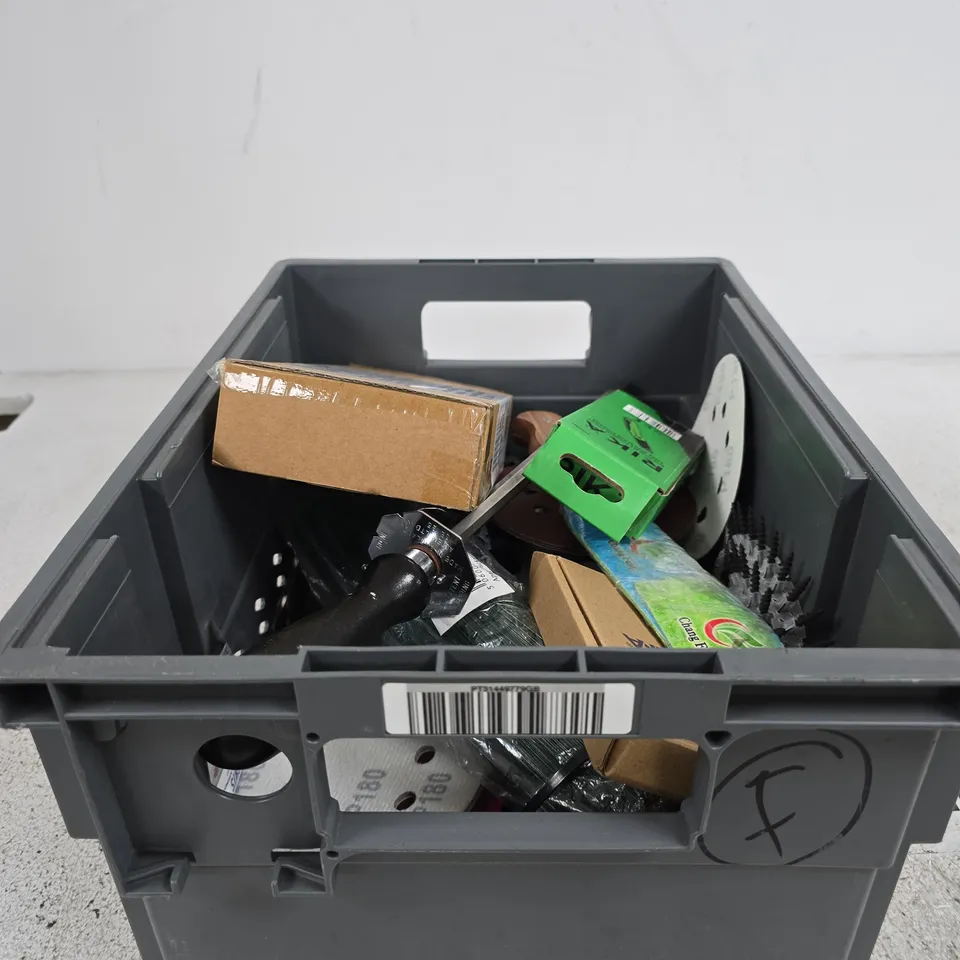 TOTE OF APPROXIMATELY 15 ASSORTED HOUSEHOLD ITEMS TO INCLUDE RIKA RETRACTABLE FOLDING KNIFE, AMAZON SET OF SCISSORS ETC 