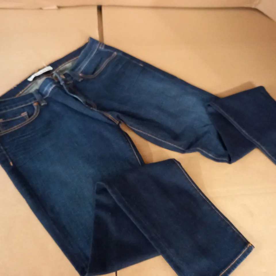 BRAND NEW J BRAND THE SKINNY SLIM FIT LOW RISE JEANS - 31