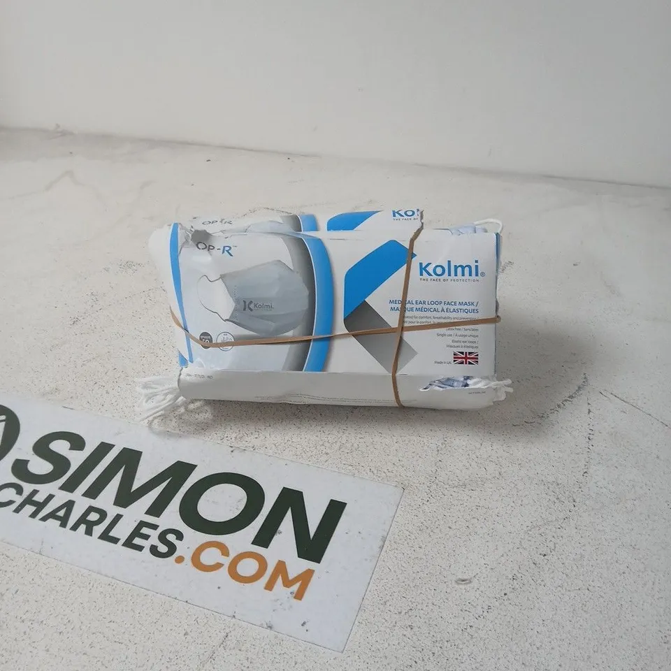 BOX OF APPROXIMATELY 10 ASSORTED HOUSEHOLD ITEMS INCLUDING BABY CHANGING MAT AND MEDICAL MASKS