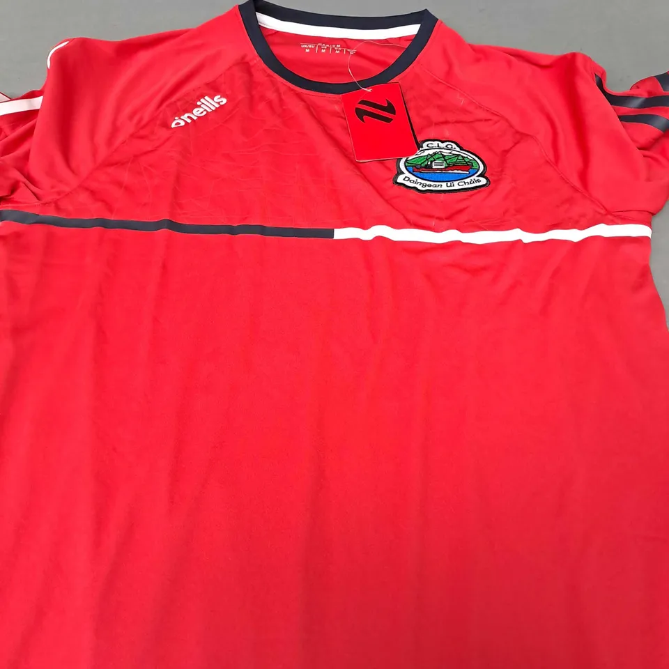 O'NEILLS C.L.G DAINGEAN UI CHIRIS T-SHIRT - MEDIUM