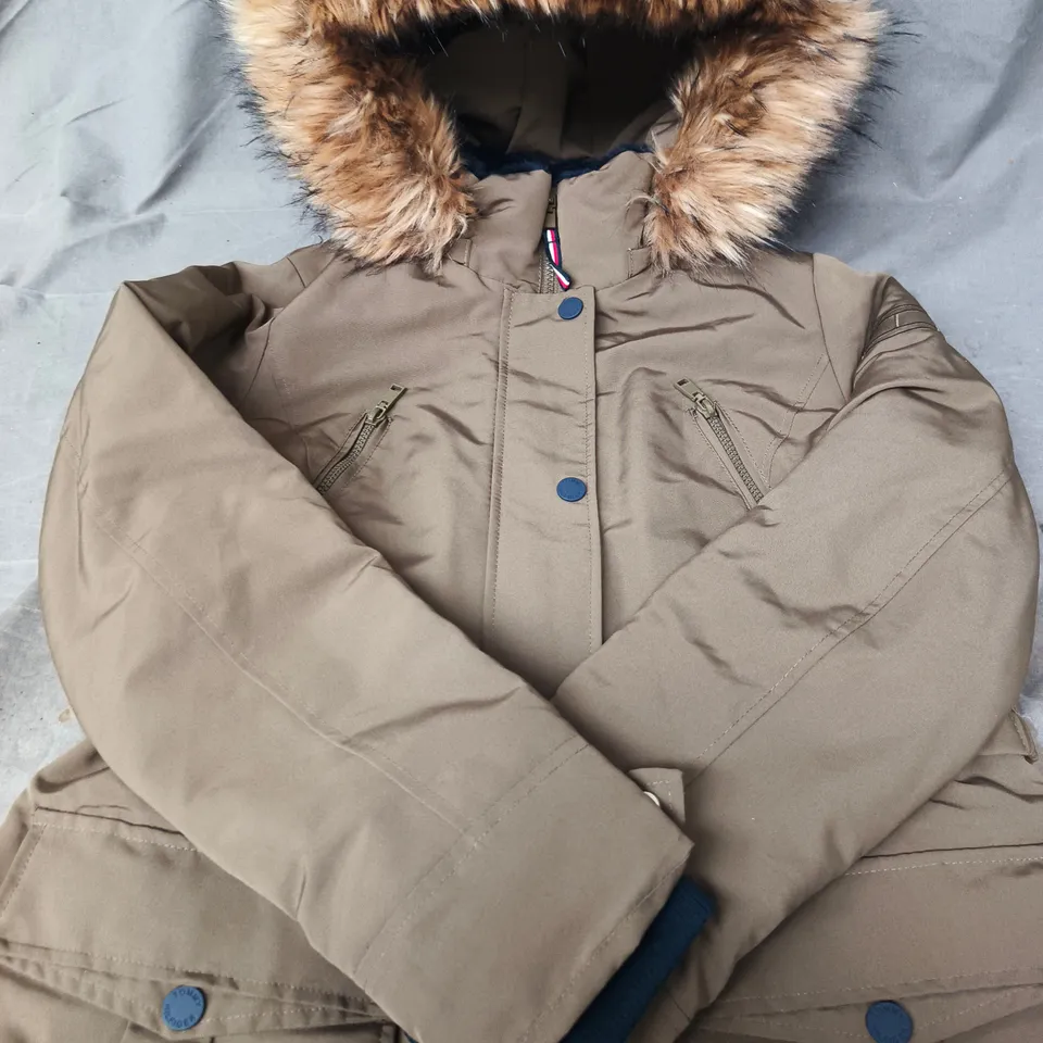 TOMMY HILFIGER PARKA COAT WITH FAUX FUR HOOD – KHAKI, SIZE S/P