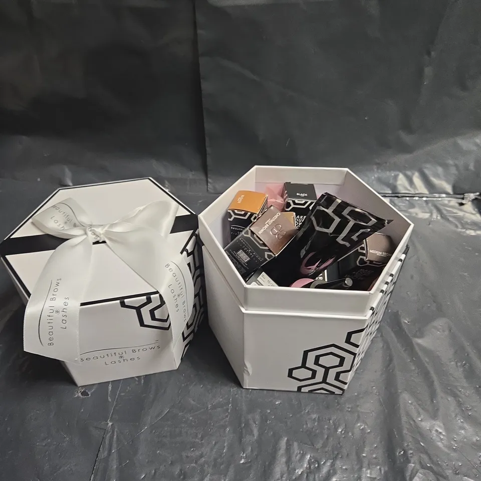 BEAUTIFUL BROWS AND LASHES GIFT SET