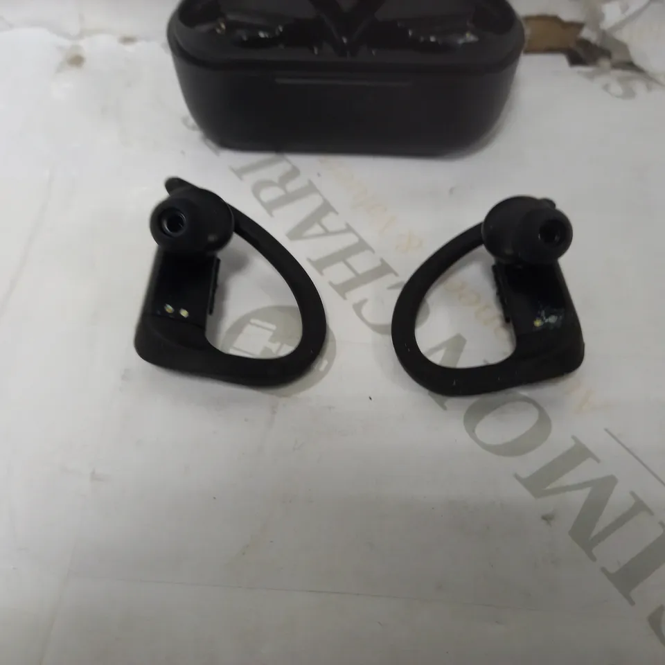 TRUE WIRELESS EARPHONES 
