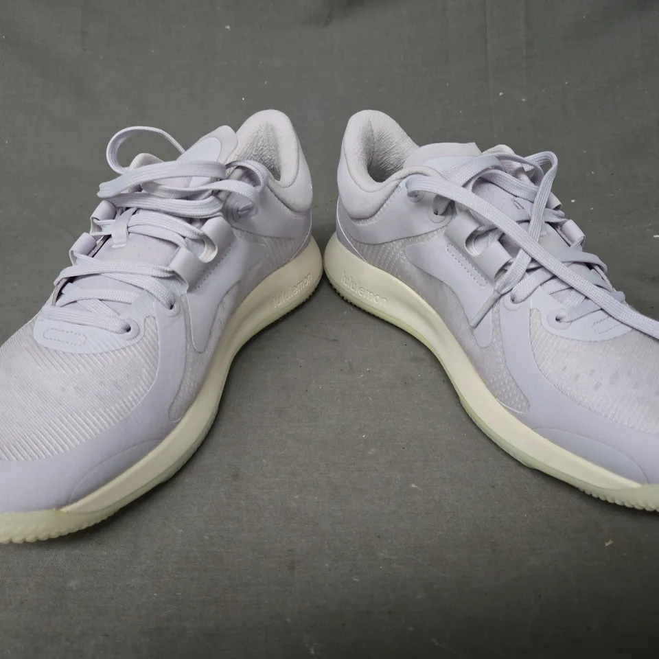 BOXED PAIR OF LULULEMON WOMEN'S STRONGFEEL TRAINING SHOES IN LILAC UK SIZE 6