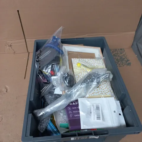 TOTE OF APPROXIMATELY 15 ASSORTED ITEMS TO INCLUDE: FINGERTIP PULSE OXIMETER