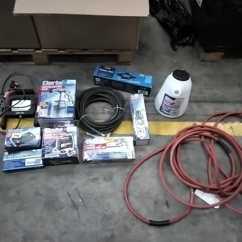 BOXED CONTAINS ASSORTED TOOLS/EQUIPMENT INCLUDING: SCISSOR JACKET, GRITBLASTING GUN, 6AMP BATTERY CHARGER, SPLINE SET, TUBES, TYRES ECT