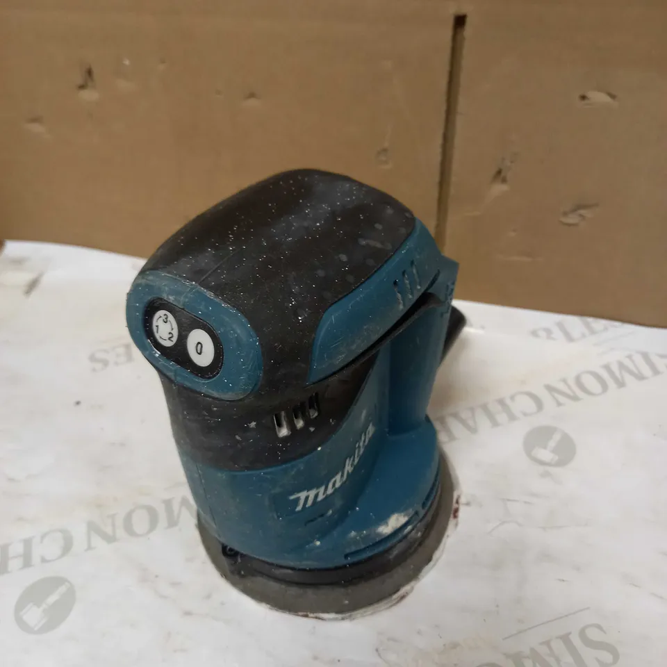 MAKITA DBO180 ORBIT SANDER