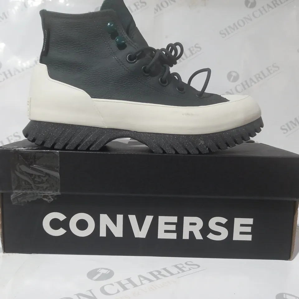 BOXED PAIR OF CONVERSE LUGGED 2.0 CC HI TOP SHOES IN SECRET PINE/DRAGON SCALE UK SIZE 5