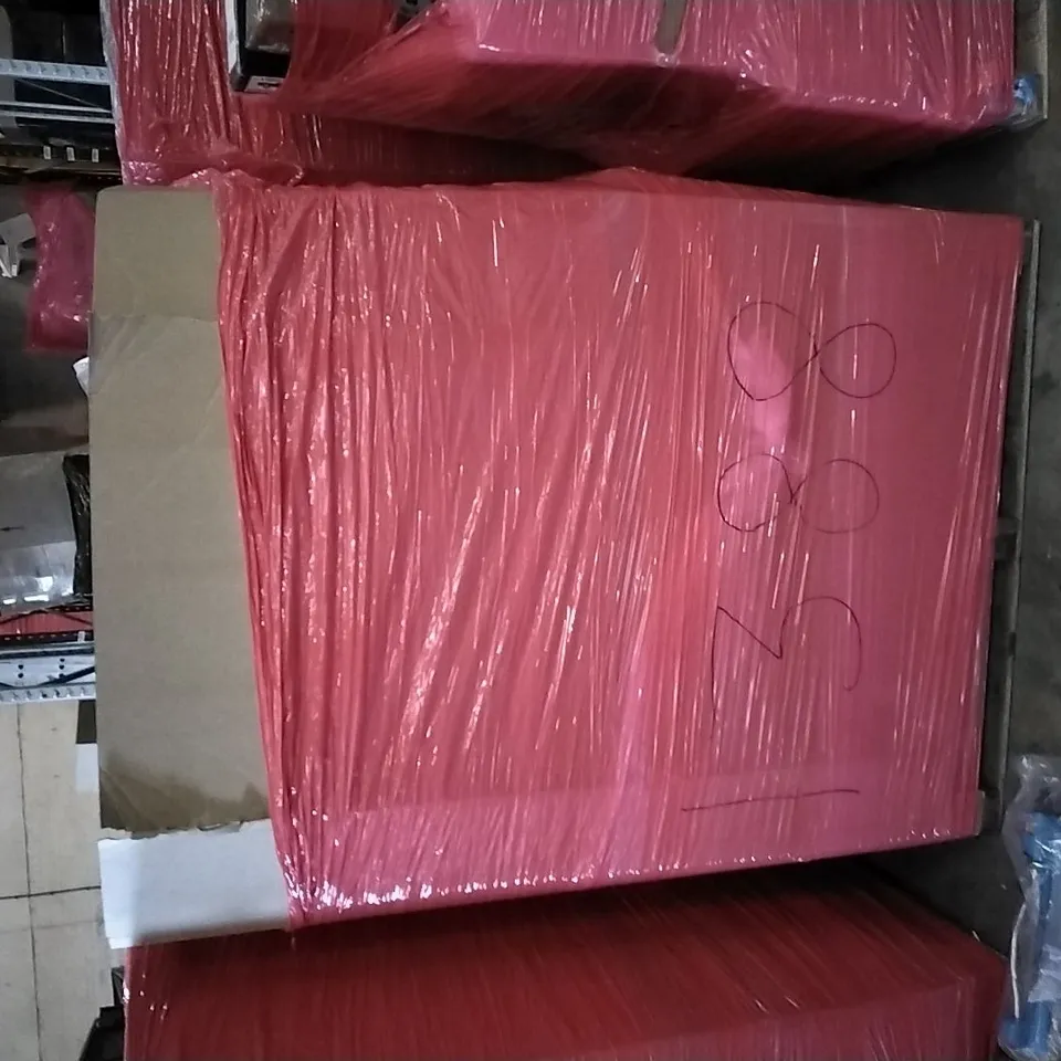 PALLET OF ASSORTED ITEMS INCLUDING NEEWER, CHRISTMAS TREE, FABIAN CLARKE PHOTO FRAMES, GRUNTEK SPRINKLER, PET BACKPACK, FOLDOUT LOUNG CHAIR 