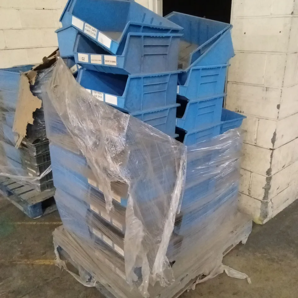 PALLET OF ASSORTED PLASTIC STORAGE BINS/CONTAINERS