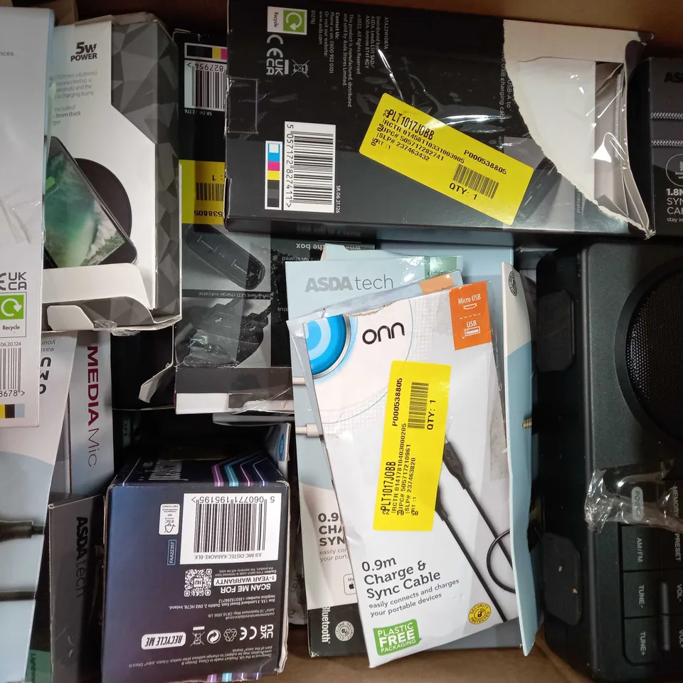 BOX OF APPROXIMATELY 20 ASSORTED ELECTRICAL ITEMS TO INCLUDE JVC TRUE WIRELESS EARBUDS, ASDA TECH POWER BANK, BLACKWEB SYNC AND CHARGE CABLE, ETC