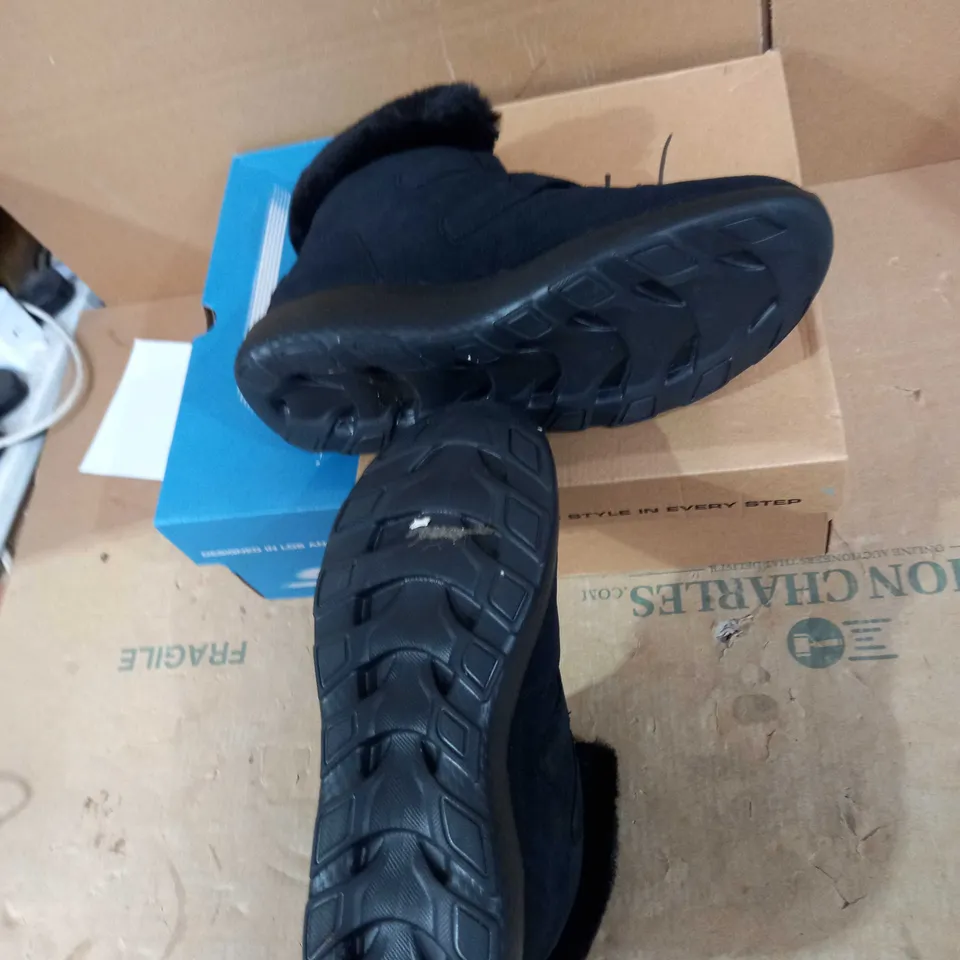 SKECHERS BLACK WINTER ON THE GO BOOTS - SIZE 7