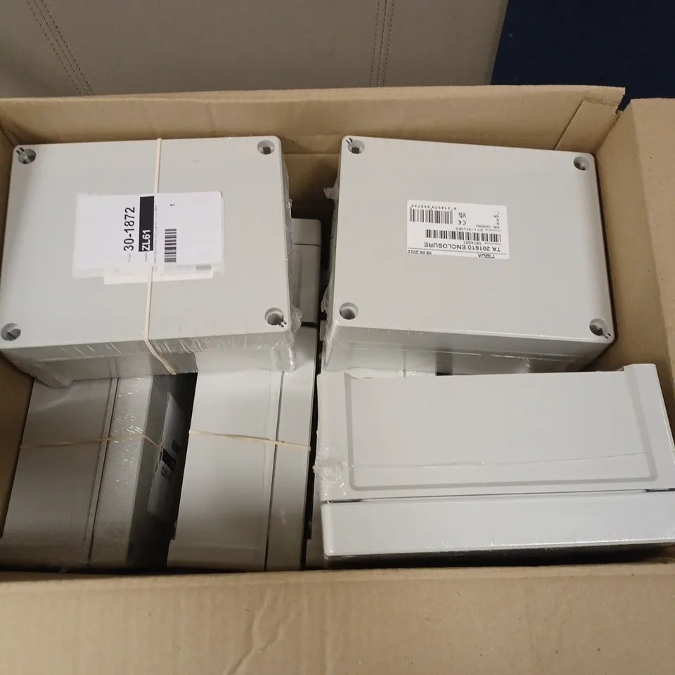 LOT OF 9 FIBUX TA 201610 ENCLOSURES 201X163X98.5MM