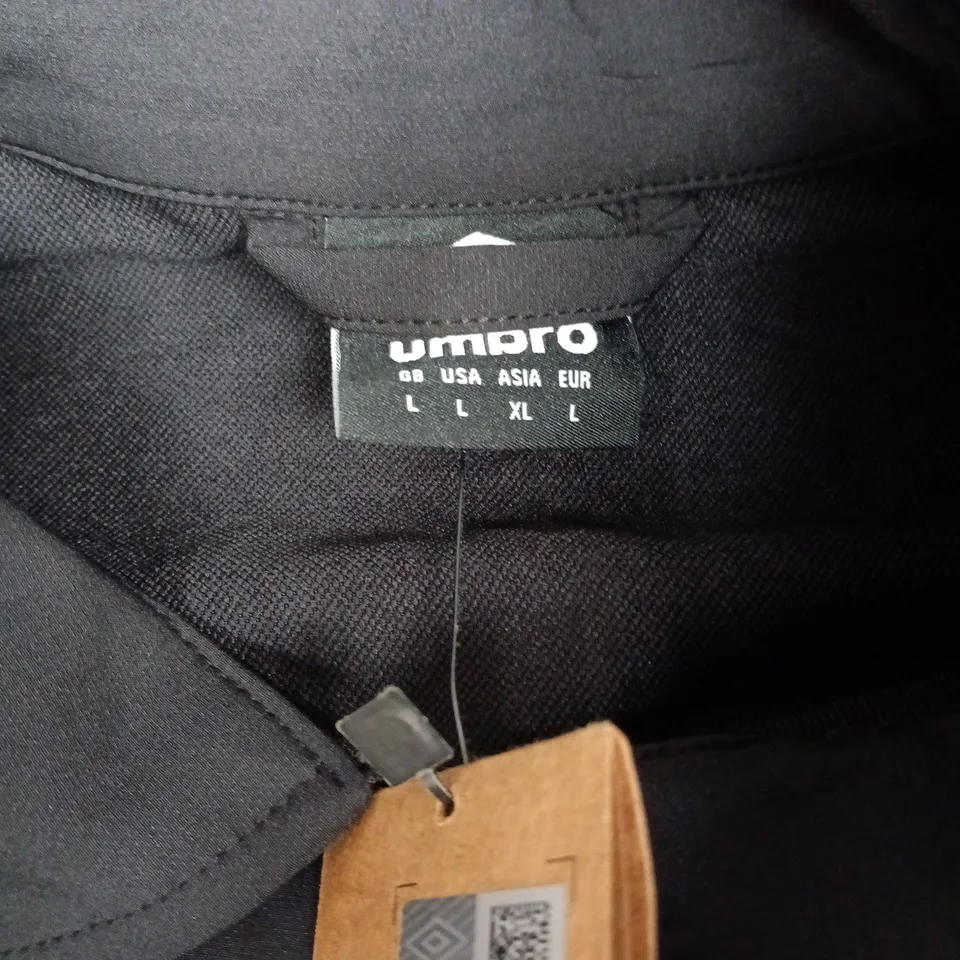 WEST HAM UNITED PRESENTATION JACKET – UMBRO – UK L (GB L, USA L, ASIA XL, EUR L) – BLACK