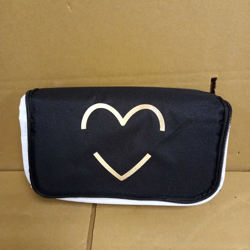 PERSONALISED GOLD HEART LUNCH BAG RRP £17.99