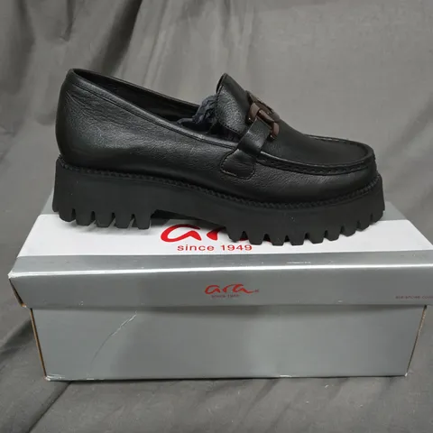 BOXED PAIR OF ARA AMSTERDAM LOAFERS IN BLACK WITH BROWN BUCKLE SIZE EU 41