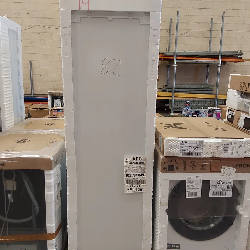 AEG ABK818E6NC INTEGRATED FROST FREE UPRIGHT FREEZER WITH FIXED DOOR FIXING KIT - E RATED