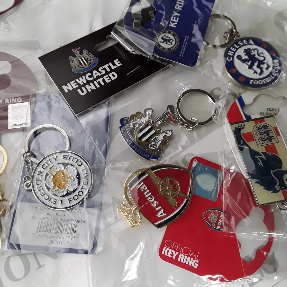 LOT OF APPROXIMATELY 35 ASSORTED FOOTBALL THEMED KEYRINGS