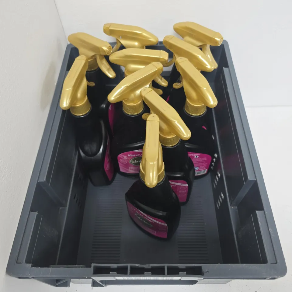 TOTE OF APPROXIMATELY 15 CLEANING ITEMS.