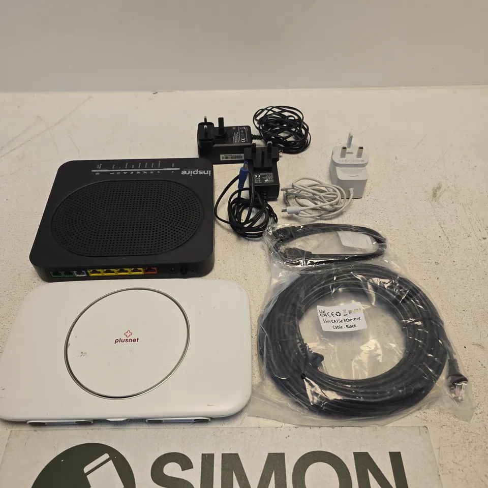 APPROXIMATELY 10 ASSORTED ITEMS INCLUDING A 15M CAT5E ETHERNET CABLE, A PLUSNET HUB AND A TECHNICOLOR DGA0122NLK