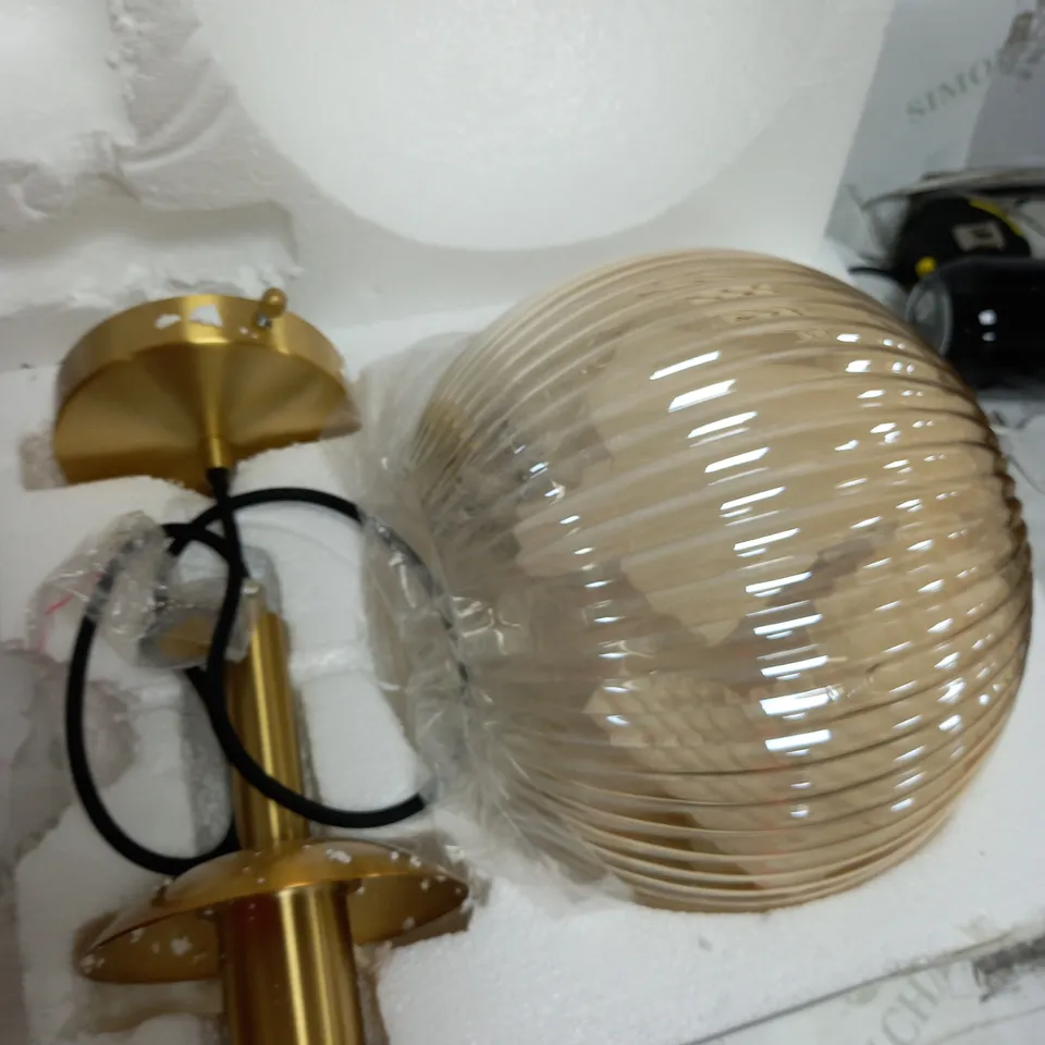 HANGING CEILING LIGHT IN GOLD 