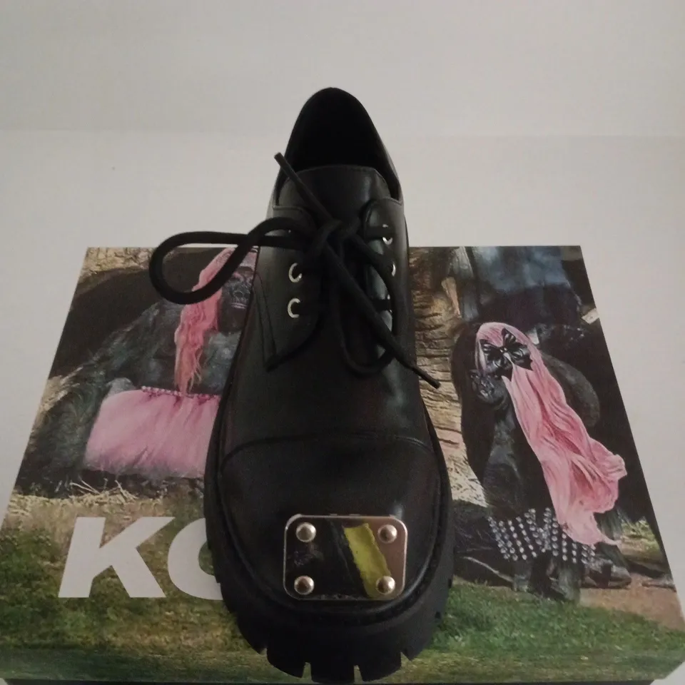 BOXED PAIR OF GEHRMAN METAL CAP CHUNKY SHOES - BLACK, UK SIZE 6