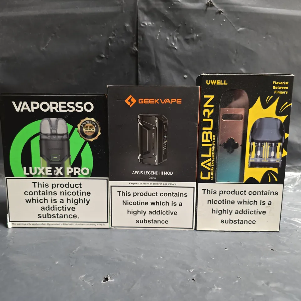 BOX OF APPROXIMATELY 20 ASSORTED E-CIGARETTE AND VAPING PRODUCTS TO INCLUDE VAPORESSO, UWELL, GEEKVAPE, ETC - COLLECTION ONLY