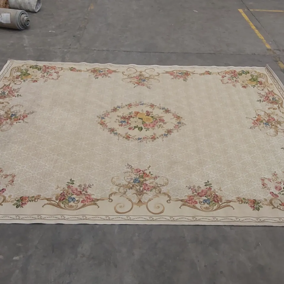 NOELINE FLATWEAVE AREA RUG // SIZE: 240 X 330cm