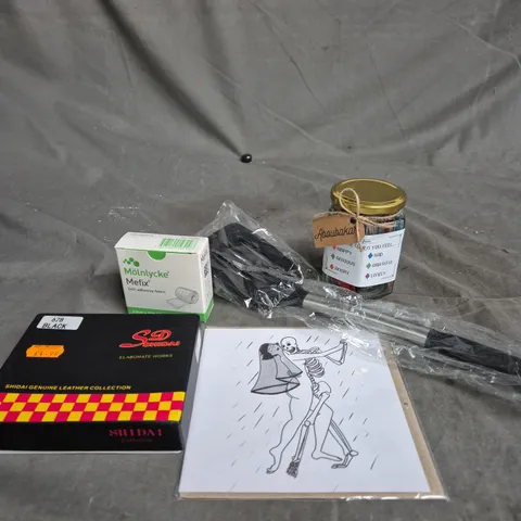 APPROXIMATELY 15 ASSORTED HOUSEHOLD ITEMS TO INCLUDE GREETINGS CARDS, SELF-ADHESIVE FABRIC DRESSING AND MOTIVATIONAL CARDS