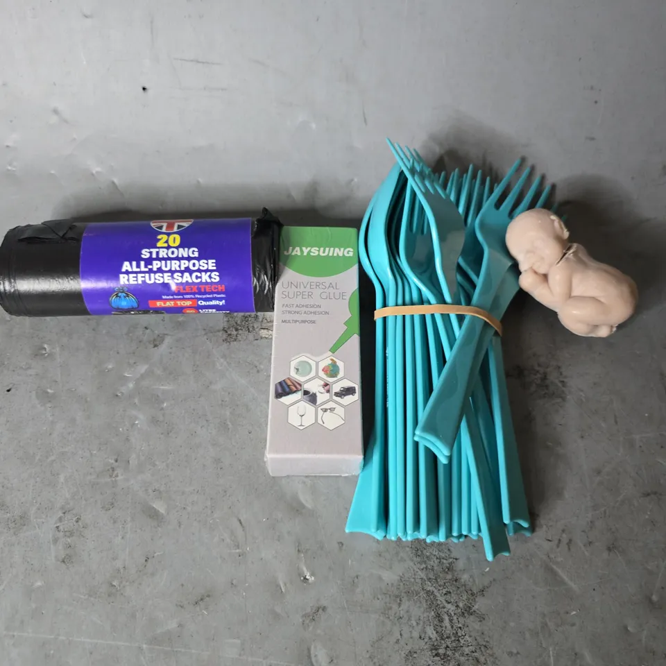 APPROXIMATELY 12 ASSORTED ITEMS TO INCLUDE - PLASTIC FORKS & SPOONS , 20 STRONG ALL PURPOSE BAGS , JAYSUING UNIVERSAL SUPER GLUE ETC