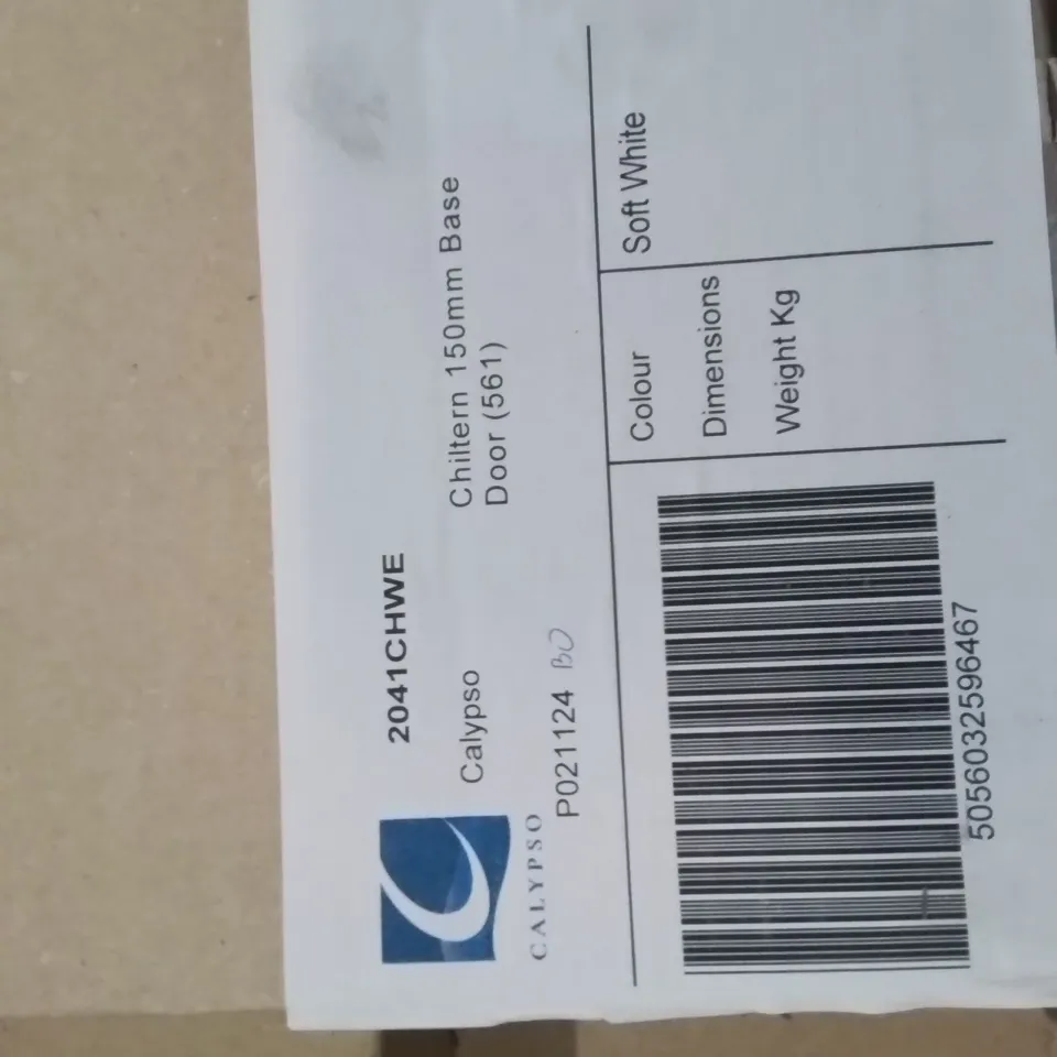 PALLET OF ASSORTED BATHROOM PRODUCTS TO INCLUDE;CHILTERN BASIN DOORS,CHILTERN  BASE DOOR,CHILTERN LOWER PANEL 