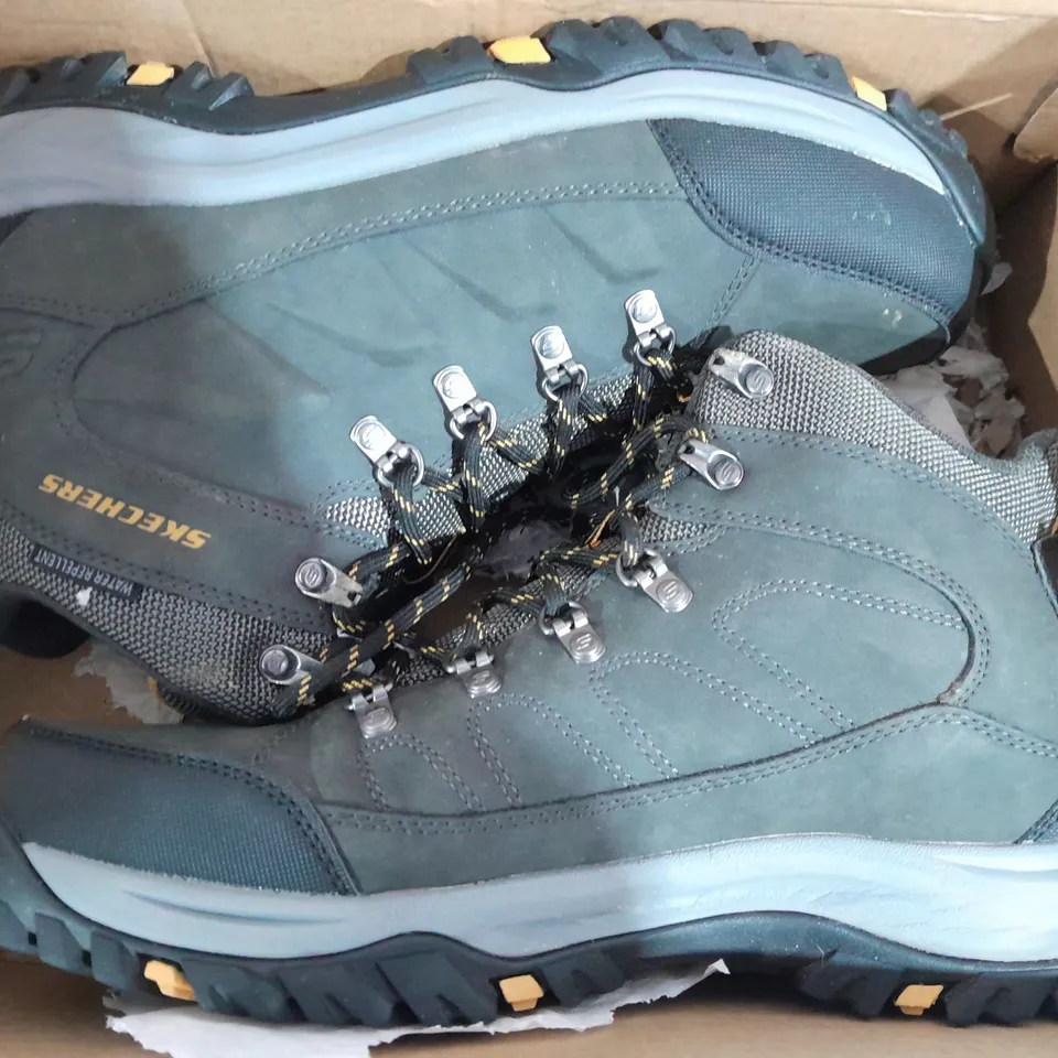 MENS SKECHERS HIKING BOOTS SIZE 10 