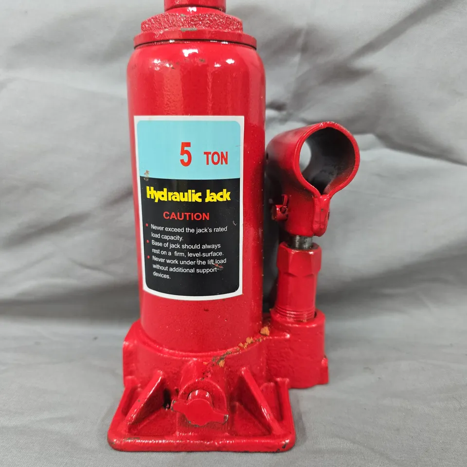 UNBRANDED 5 TON HYDRAULIC BOTTLE JACK – RED