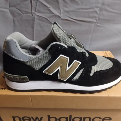 BOXED PAIR OF NEW BALANCE SNEAKERS – UK SIZE 6