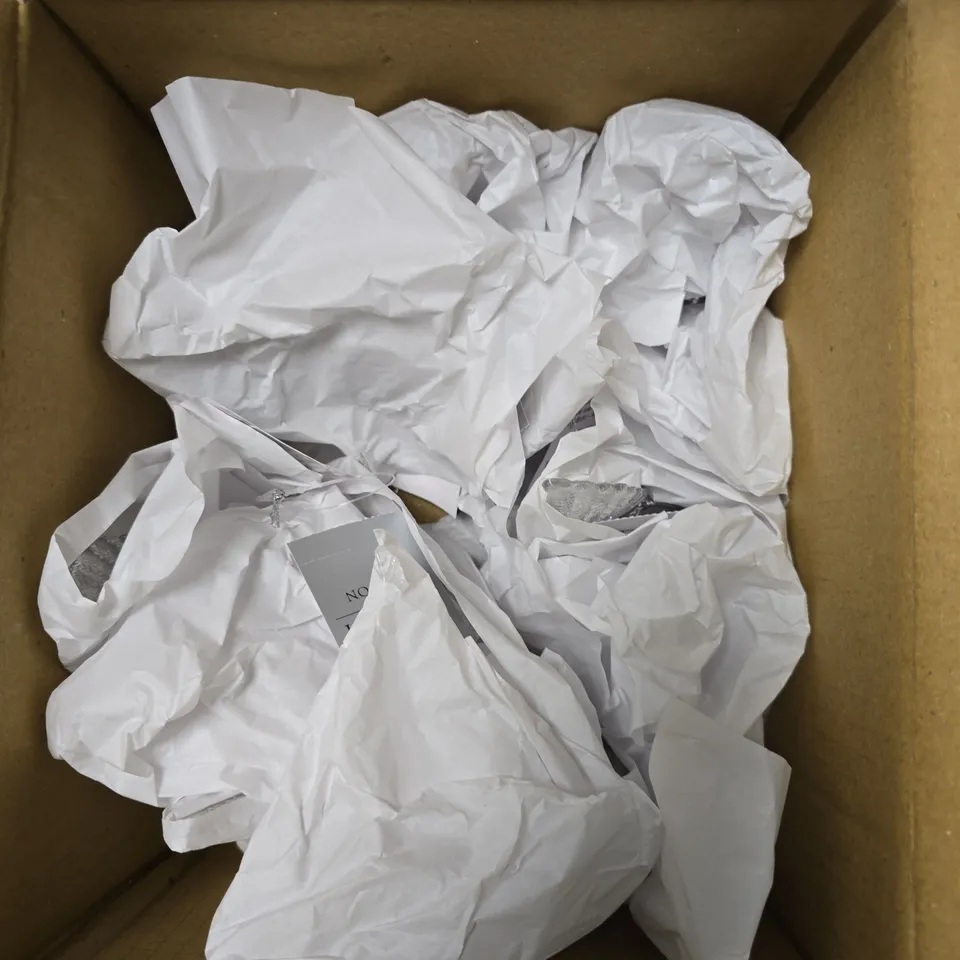 12 X GISELA GRAHAM FLYING DOVE CHRISTMAS DECORATIONS 