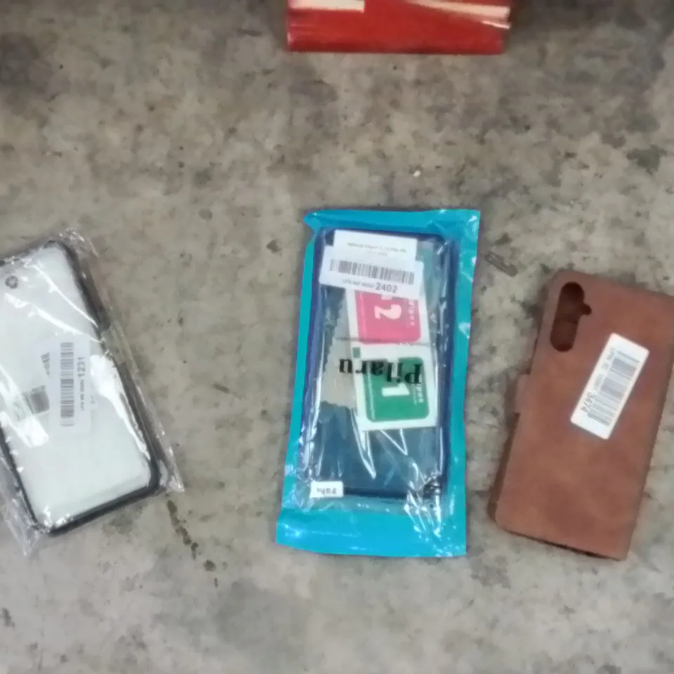 PALLET CONTAINING A LARGE QUANTITY OF PHONE CASES,SCREEN PROTECTORS 