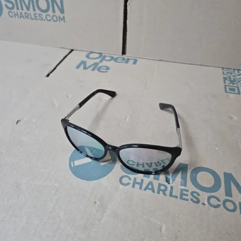 GUESS SUNGLASSES – BLACK FRAME WITH MIRRORED LENSES 