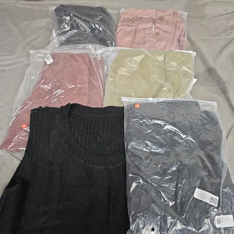APPROXIMATELY 35 ASSORTED CLOTHING ITEMS IN VARIOUS SIZES, STYLES & COLOURS TO INCLUDE JACKETS, TOPS, SWEATERS,  ETC - COLLECTION ONLY