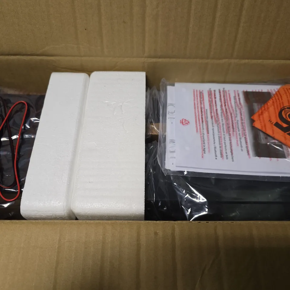 BOXED LENCO TURNTABLE WITH BLUETOOTH AND SPEAKERS - LS-300WD V2