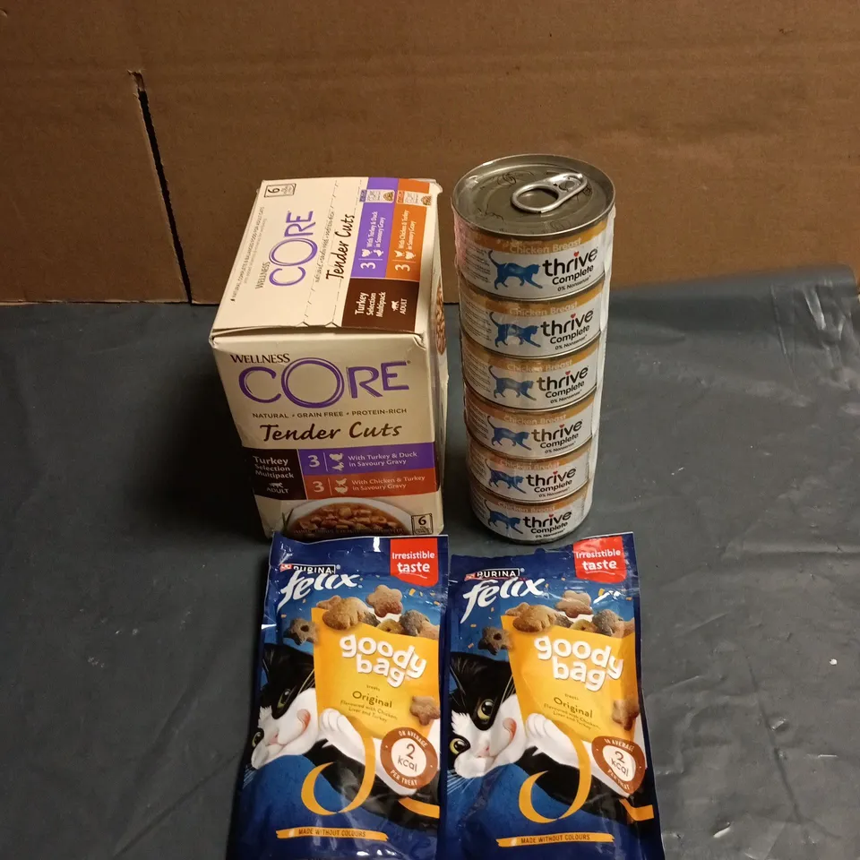 TOTE OF APPROXIMATELY 20 ASSORTED PET FOOD ITEMS TO INCLUDE THRIVE COMPLETE CHICKEN BREAST, PURINA FELIX GOOD BAG, CORE TENDER CUTS TURKEY SELECTION PACK ETC FOR CATS