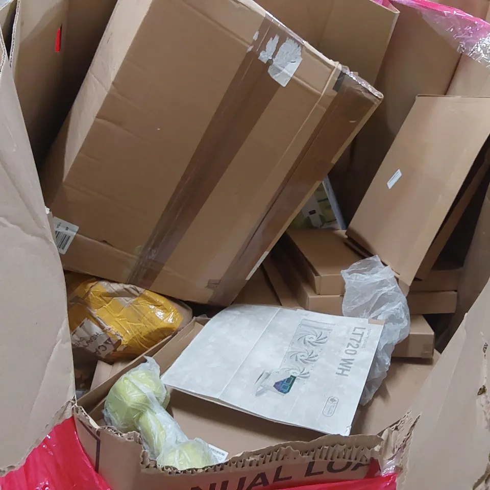 LARGE PALLET OF ASSORTED HOUSEHOLD PRODUCTS TO INCLUDE; DUMBELLS, CAKE GIFTBOXES, BLINDS AND ELECTRIC BLANKET
