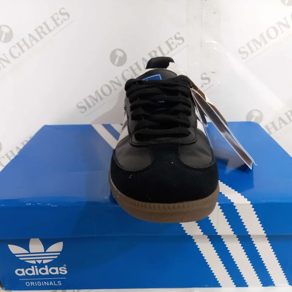 BOXED ADIDAS SAMBA OG BLACK TRAINERS - UK 7