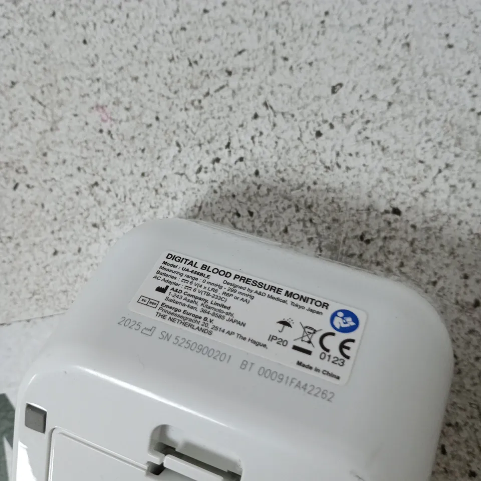 A&D MEDICAL UA-656BLE DIGITAL BLOOD PRESSURE MONITOR
