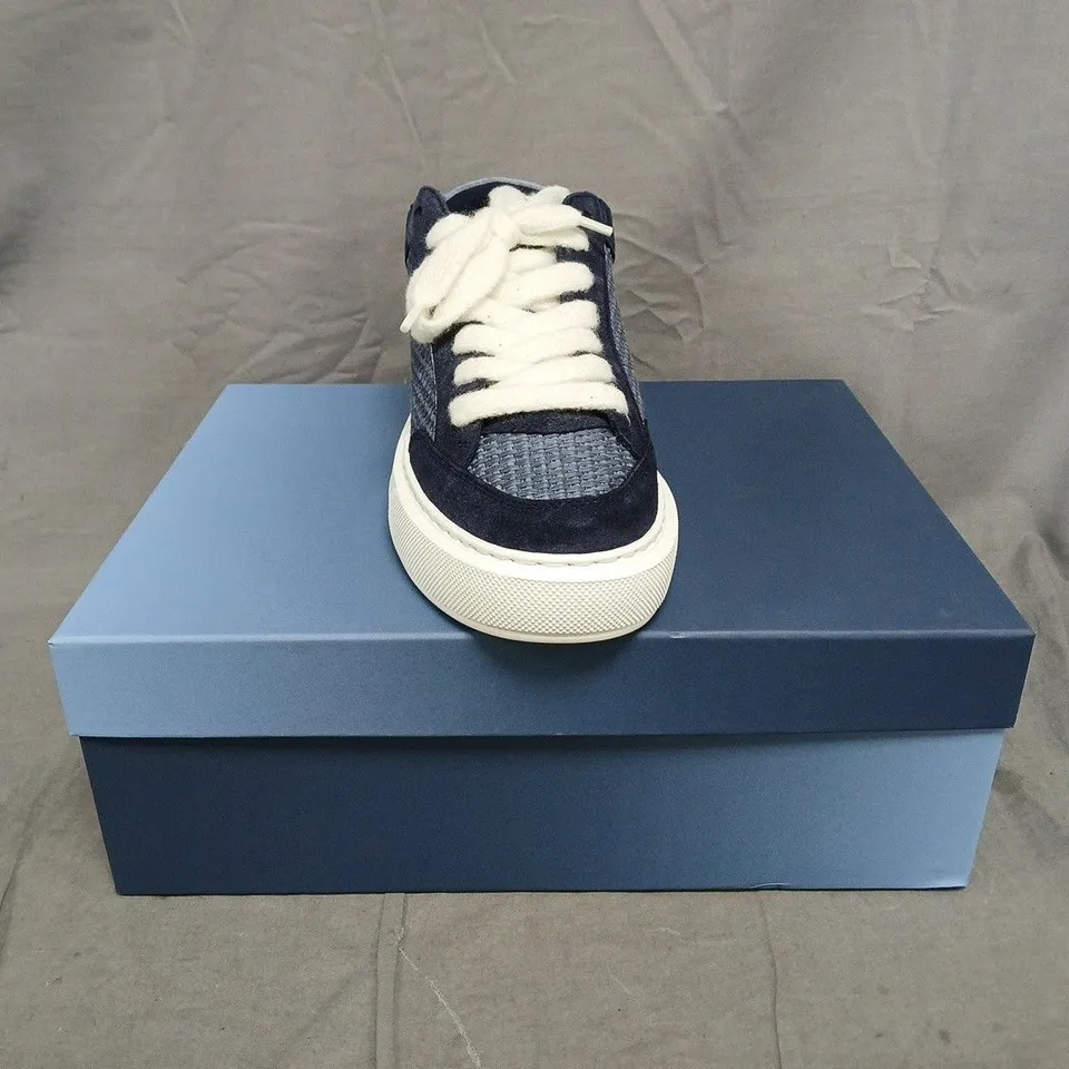 BOXED PAIR OF CLEENS LUXOR TRAINERS IN CAPRI SIZE UK 9