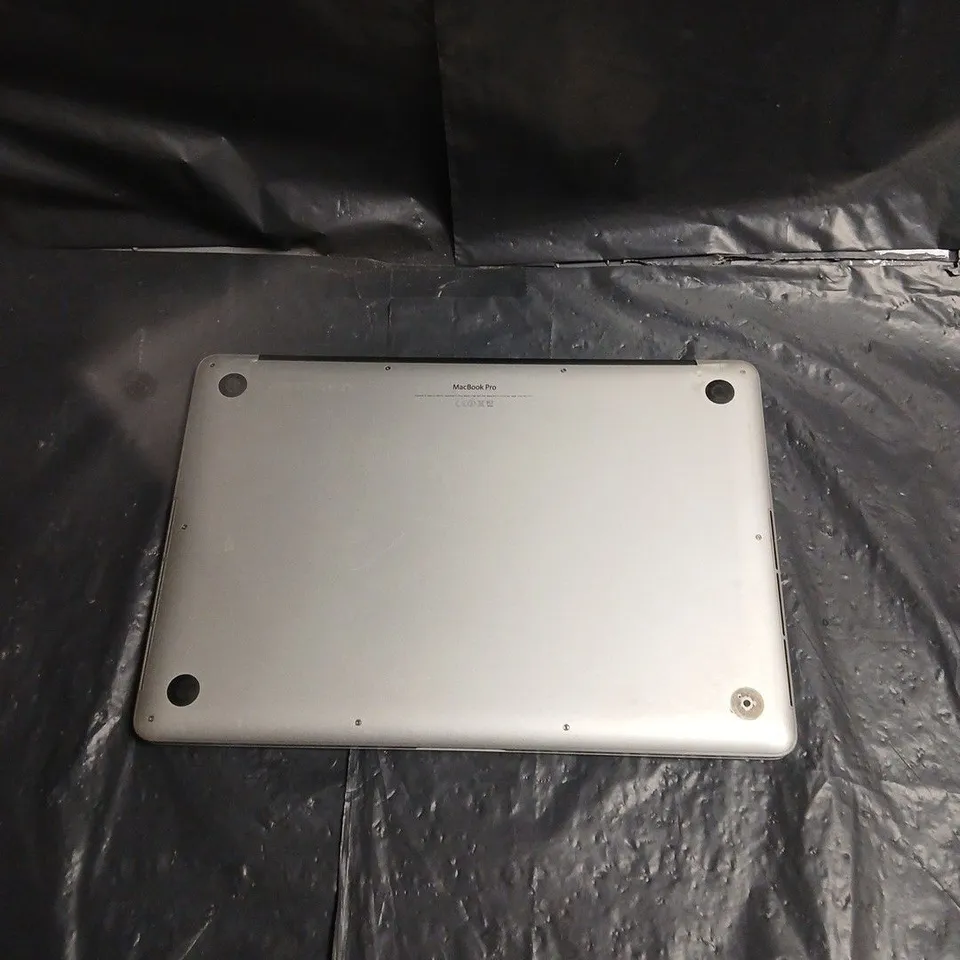 APPLE MACBOOK PRO A1398 LAPTOP
